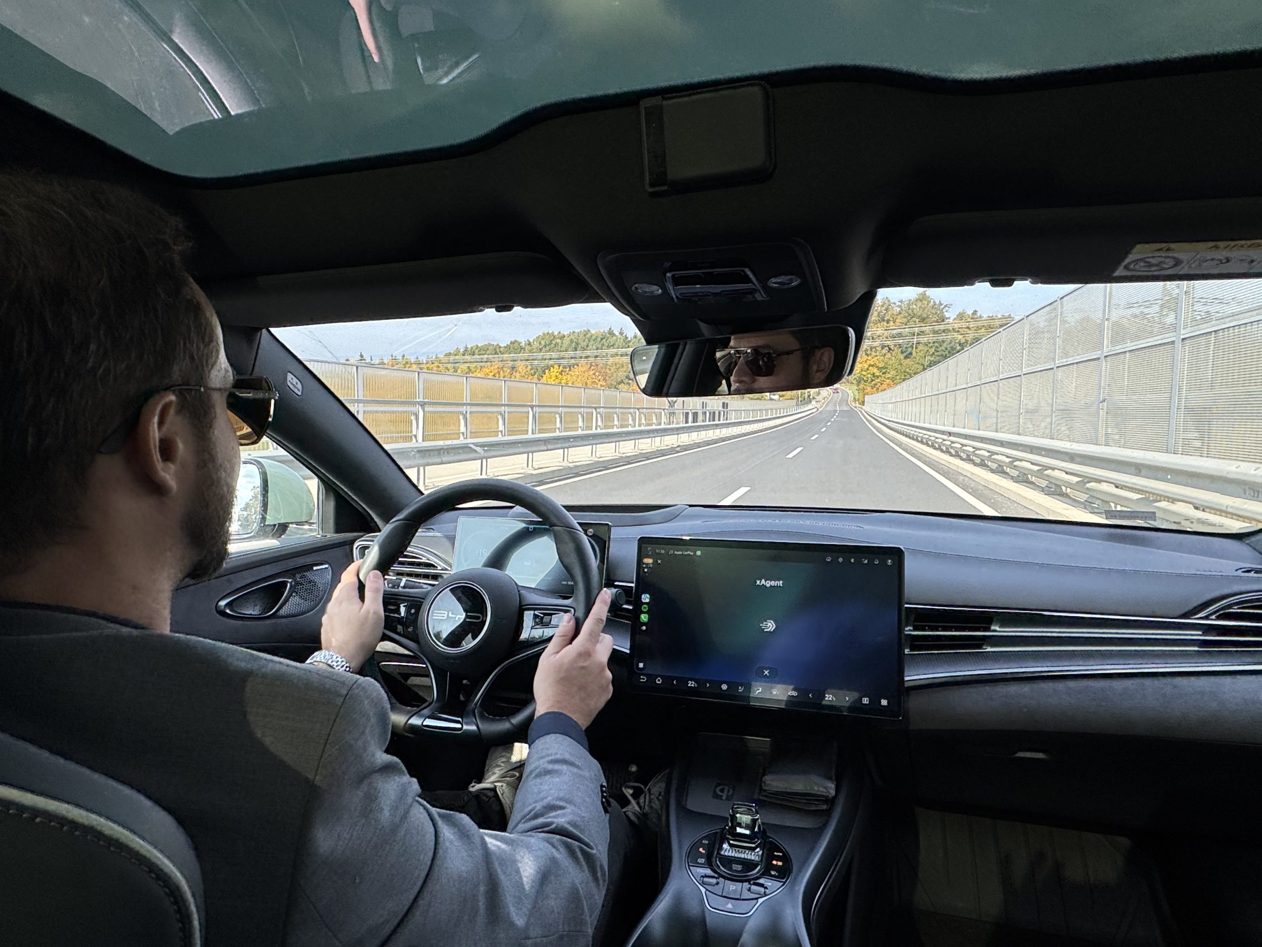 xAgent in action — AI voice CRM for field sales teams in the car